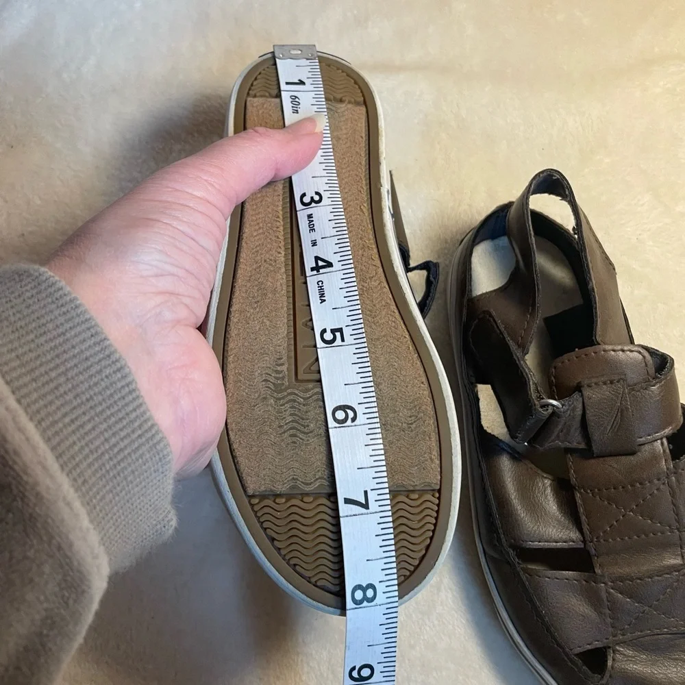 Nautica Boys’ Brown Sandals with Velcro Straps, Size‎ 12